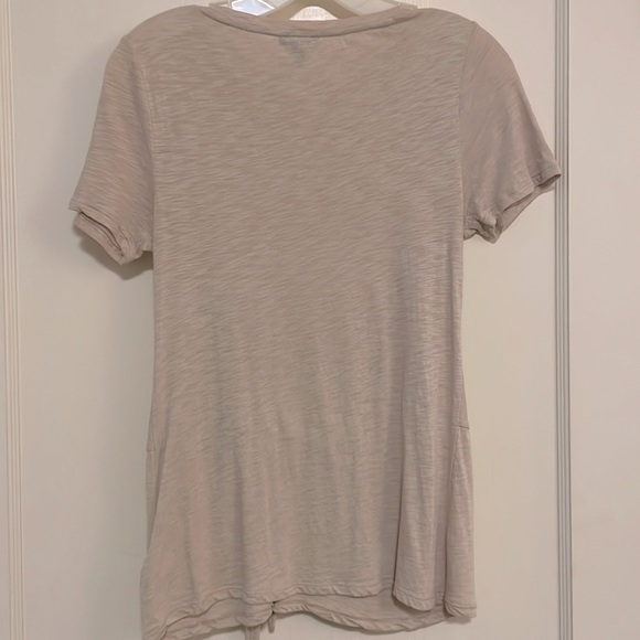 Simple tshirt top - Picture 2 of 3